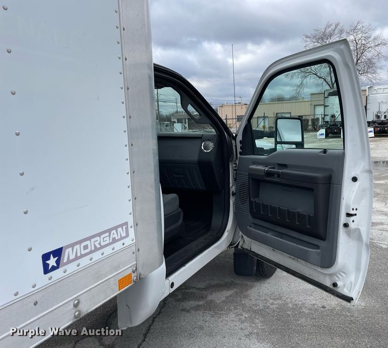 image for item DS5462 2011 Ford  F550 Super Duty XLT box truck