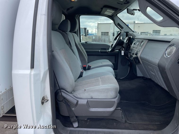 image for item DS5462 2011 Ford  F550 Super Duty XLT box truck