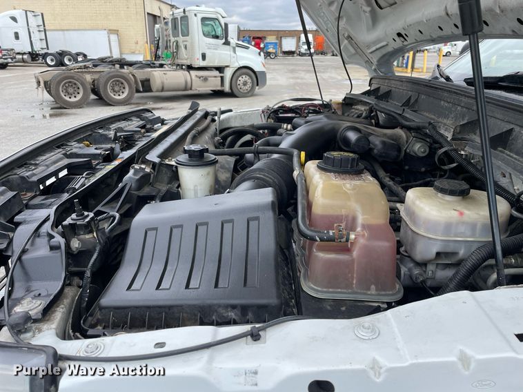 image for item DS5462 2011 Ford  F550 Super Duty XLT box truck