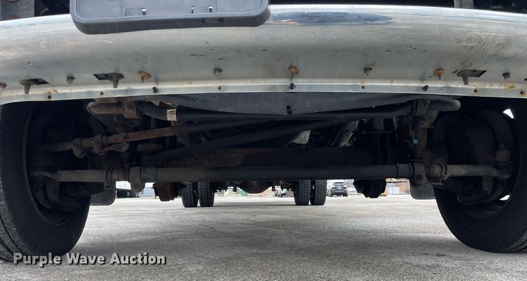 image for item DS5462 2011 Ford  F550 Super Duty XLT box truck