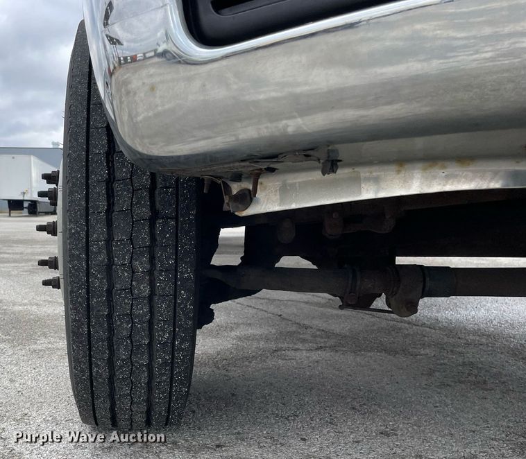 image for item DS5462 2011 Ford  F550 Super Duty XLT box truck