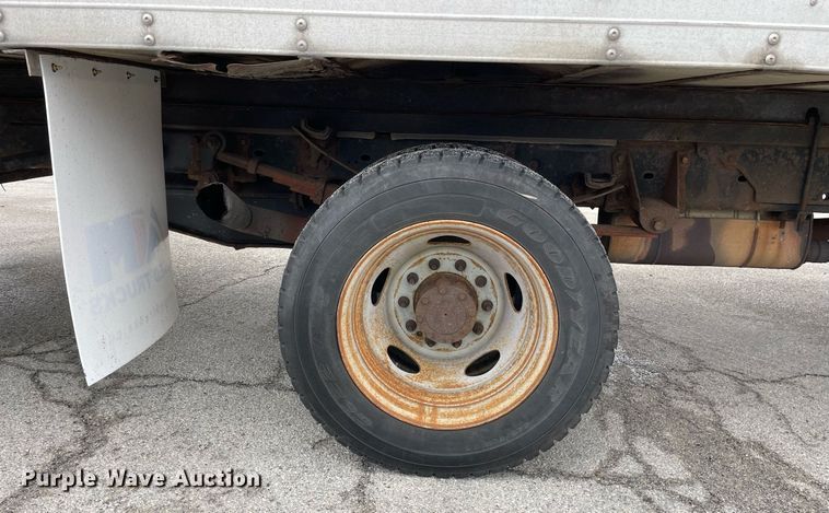 image for item DS5462 2011 Ford  F550 Super Duty XLT box truck