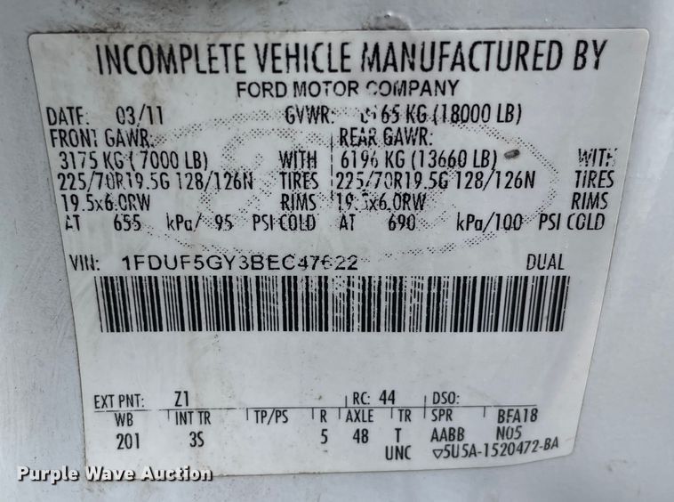 image for item DS5462 2011 Ford  F550 Super Duty XLT box truck