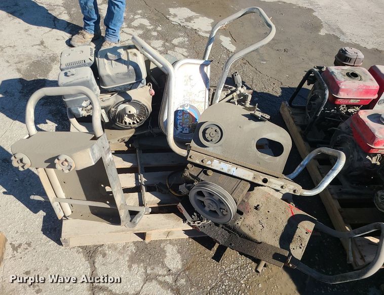 image for item DS7289 Approximately 20 Honda engines