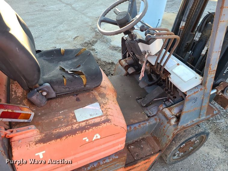 image for item DS7303 Toyota 5FGC25 forklift