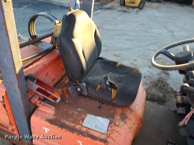 image for item DS7303 Toyota 5FGC25 forklift