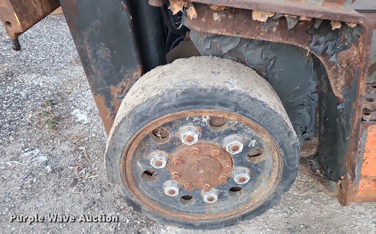 image for item DS7303 Toyota 5FGC25 forklift