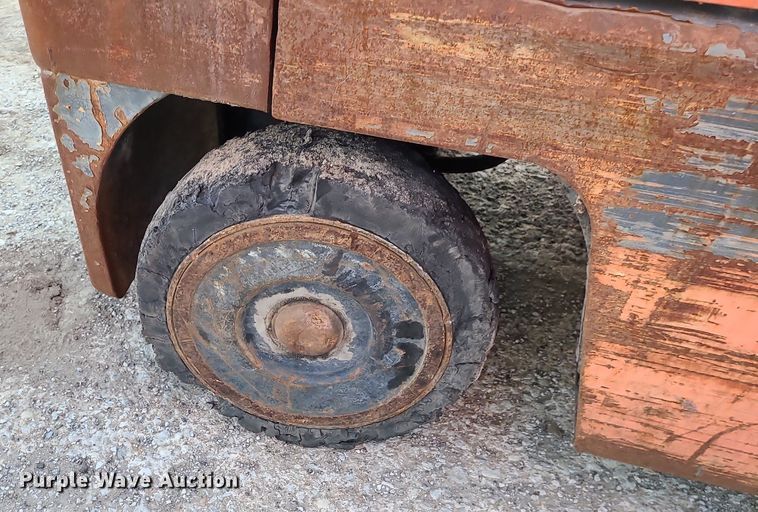 image for item DS7303 Toyota 5FGC25 forklift