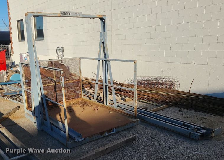 image for item DS7308 Pflow FM elevator