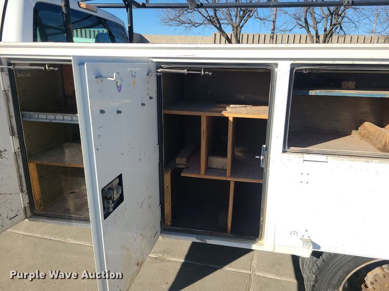 image for item DS7314 2012 Ford F550 Super Duty utility / service truck