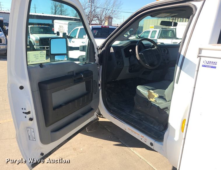 image for item DS7314 2012 Ford F550 Super Duty utility / service truck