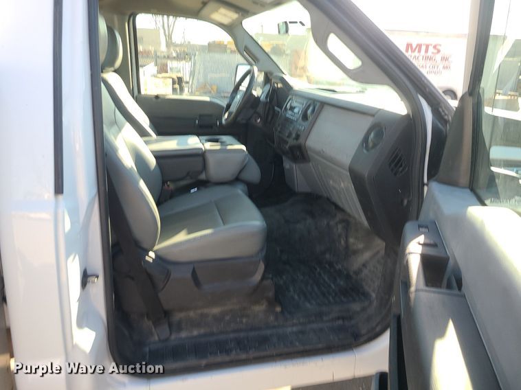 image for item DS7314 2012 Ford F550 Super Duty utility / service truck