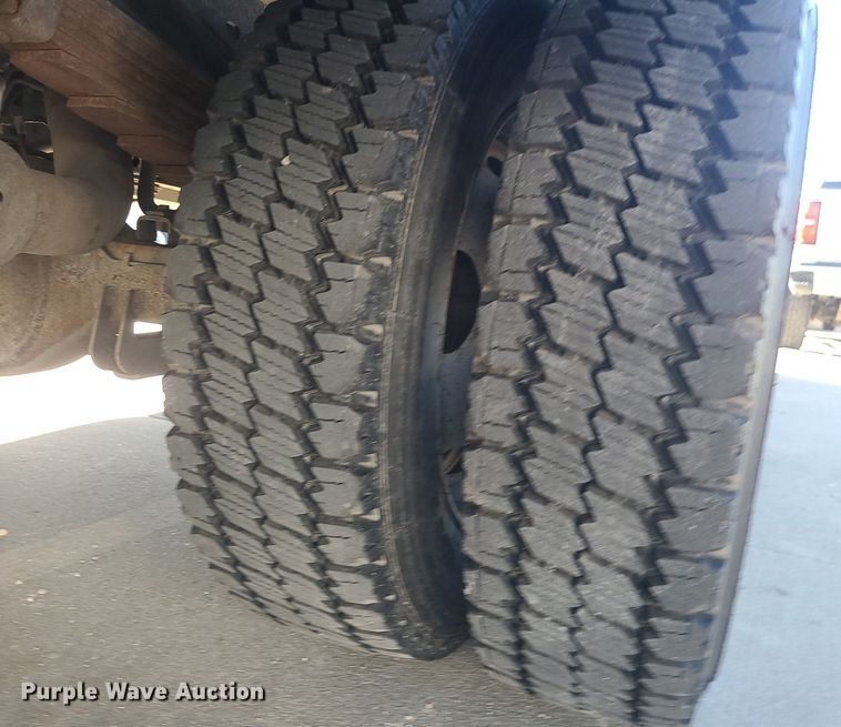 image for item DS7314 2012 Ford F550 Super Duty utility / service truck