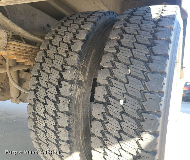 image for item DS7314 2012 Ford F550 Super Duty utility / service truck