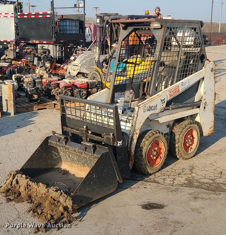 image for item DS7322 2004 Bobcat 463 skid steer loader