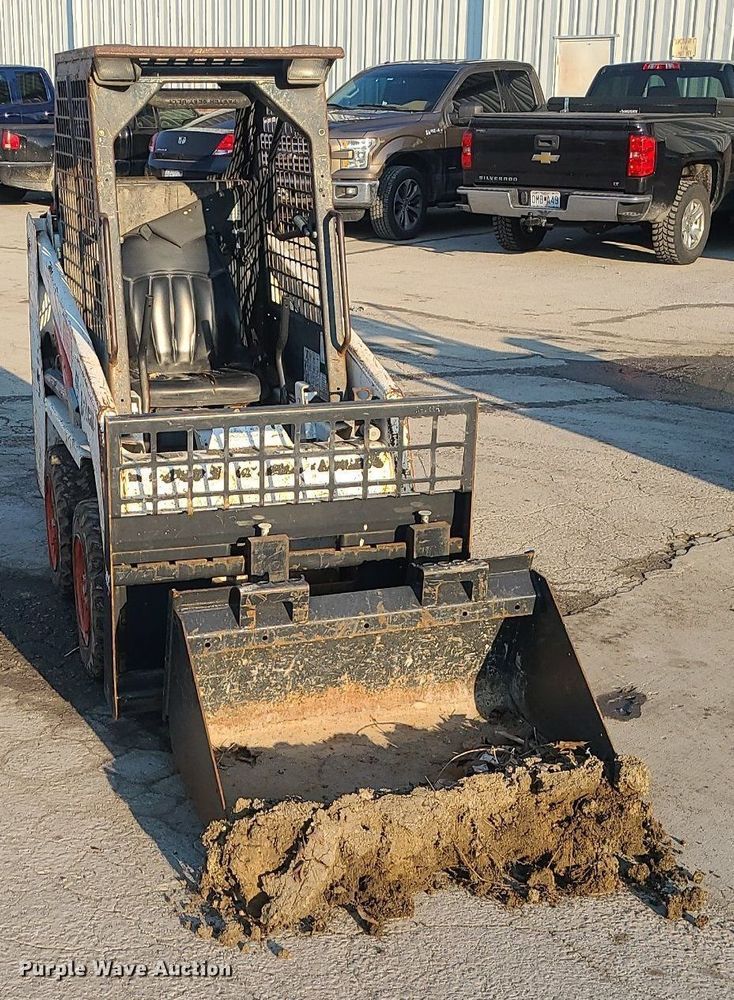 image for item DS7322 2004 Bobcat 463 skid steer loader