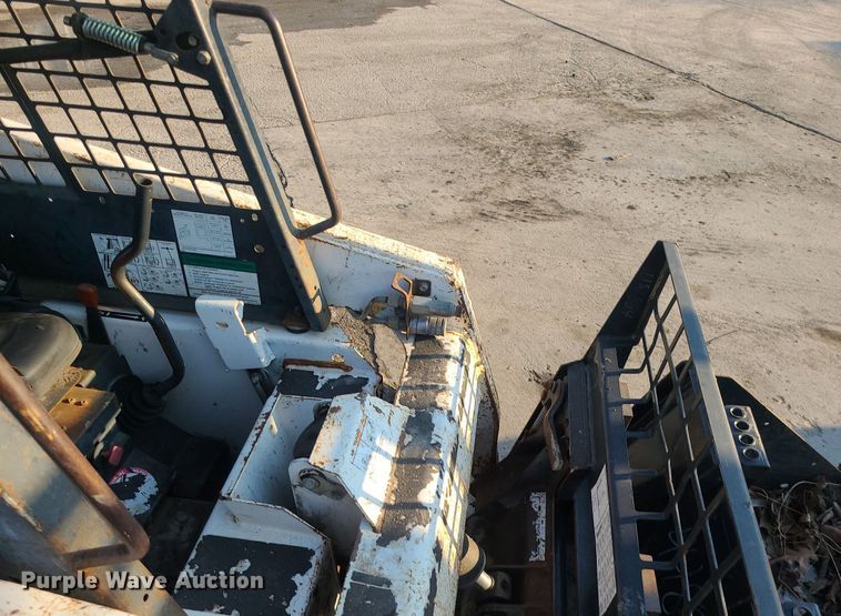 image for item DS7322 2004 Bobcat 463 skid steer loader
