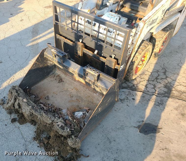 image for item DS7322 2004 Bobcat 463 skid steer loader