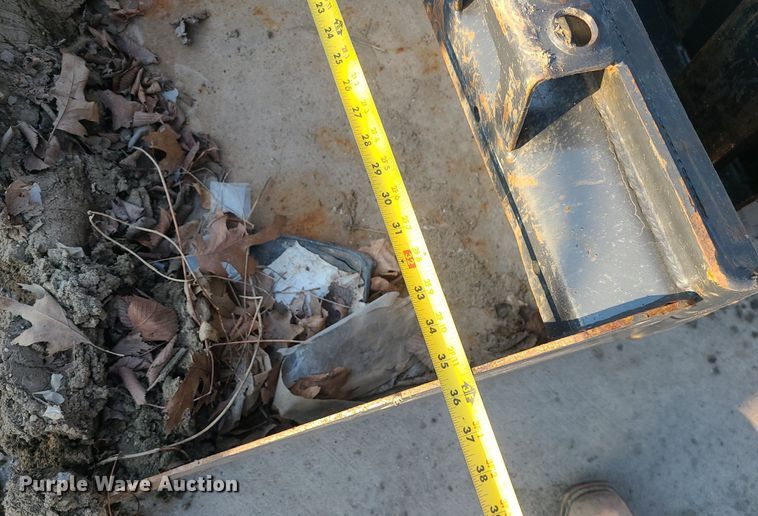 image for item DS7322 2004 Bobcat 463 skid steer loader