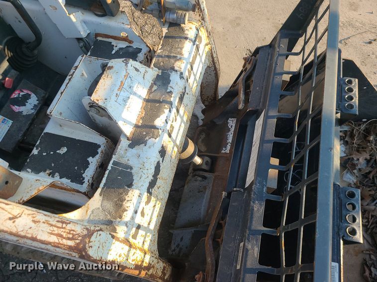 image for item DS7322 2004 Bobcat 463 skid steer loader