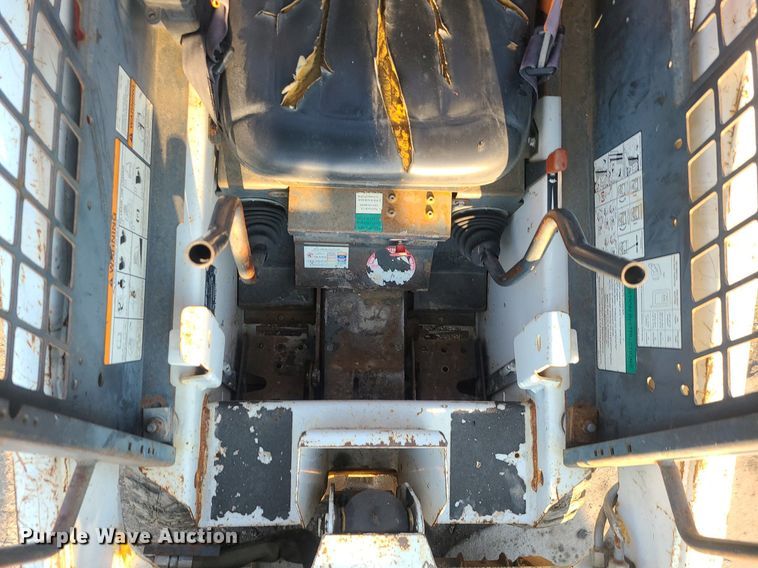 image for item DS7322 2004 Bobcat 463 skid steer loader