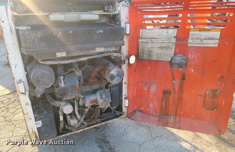 image for item DS7322 2004 Bobcat 463 skid steer loader
