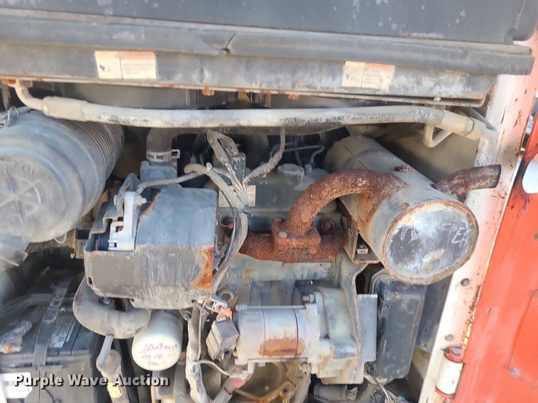 image for item DS7322 2004 Bobcat 463 skid steer loader