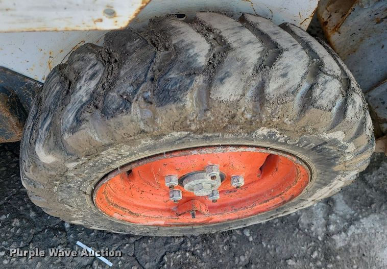 image for item DS7322 2004 Bobcat 463 skid steer loader
