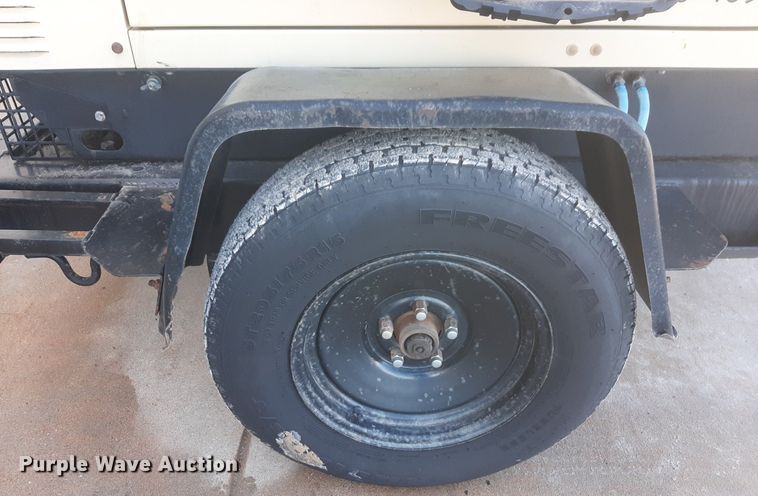 image for item DV9772 2002 Ingersoll-Rand G40 generator