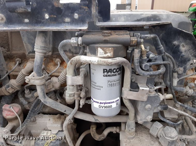 image for item DV9880 Paccar engine