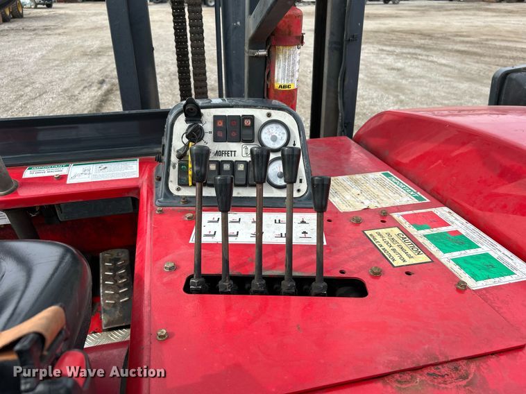 image for item EG1181 2012 Moffett M55.4 forklift
