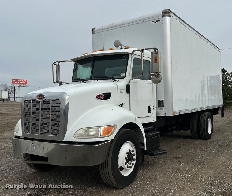 image for item EG1184 2008 Peterbilt  335 box truck