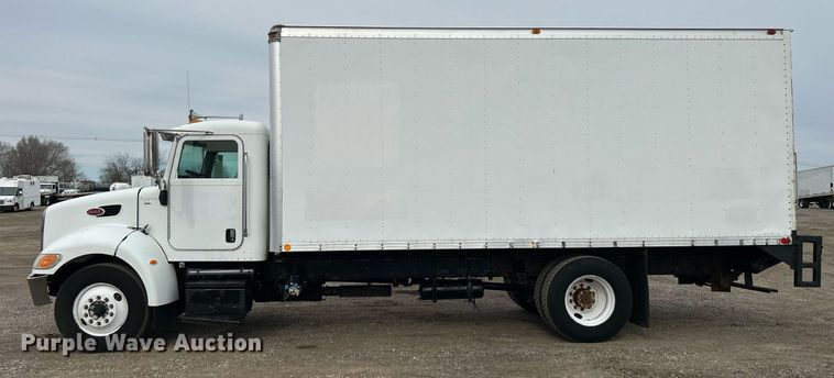image for item EG1184 2008 Peterbilt  335 box truck