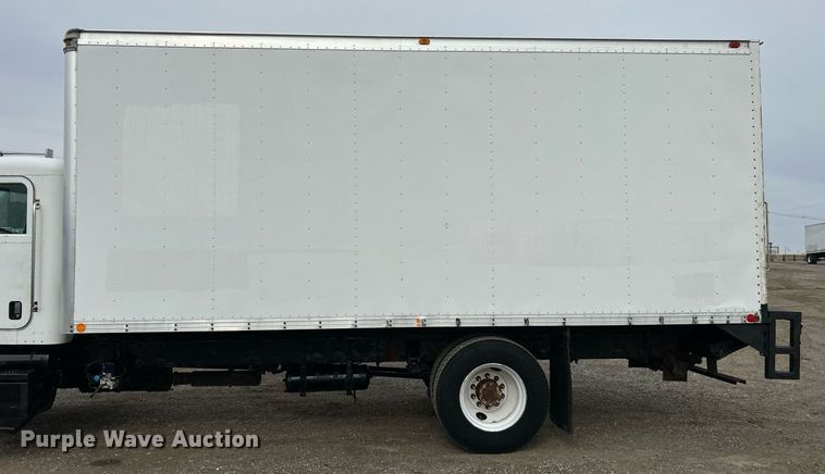 image for item EG1184 2008 Peterbilt  335 box truck