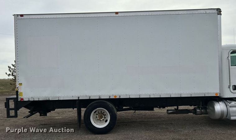 image for item EG1184 2008 Peterbilt  335 box truck