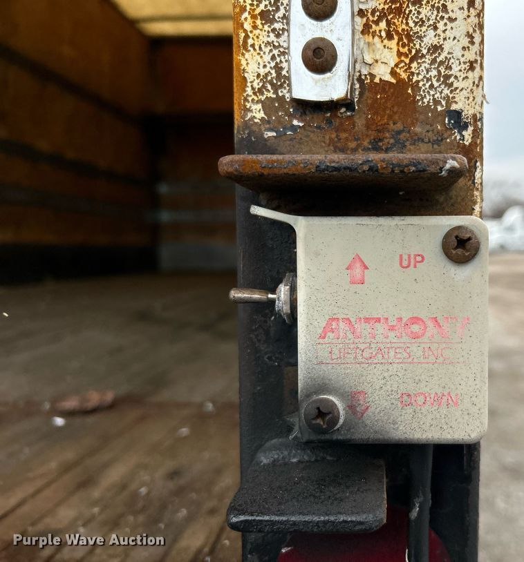 image for item EG1184 2008 Peterbilt  335 box truck