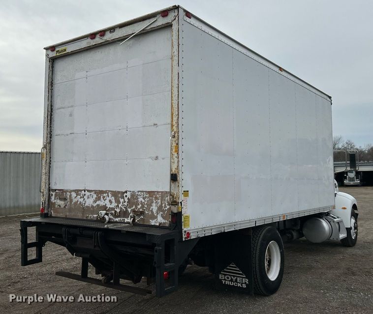 image for item EG1184 2008 Peterbilt  335 box truck