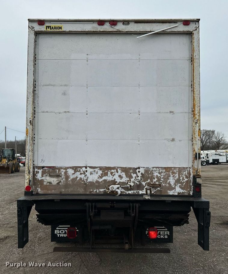 image for item EG1184 2008 Peterbilt  335 box truck