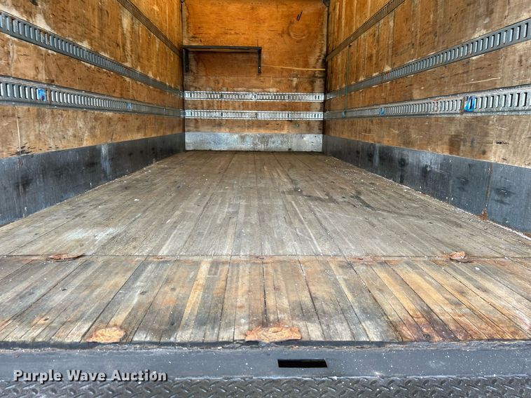 image for item EG1184 2008 Peterbilt  335 box truck