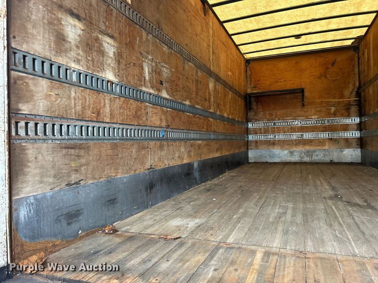 image for item EG1184 2008 Peterbilt  335 box truck