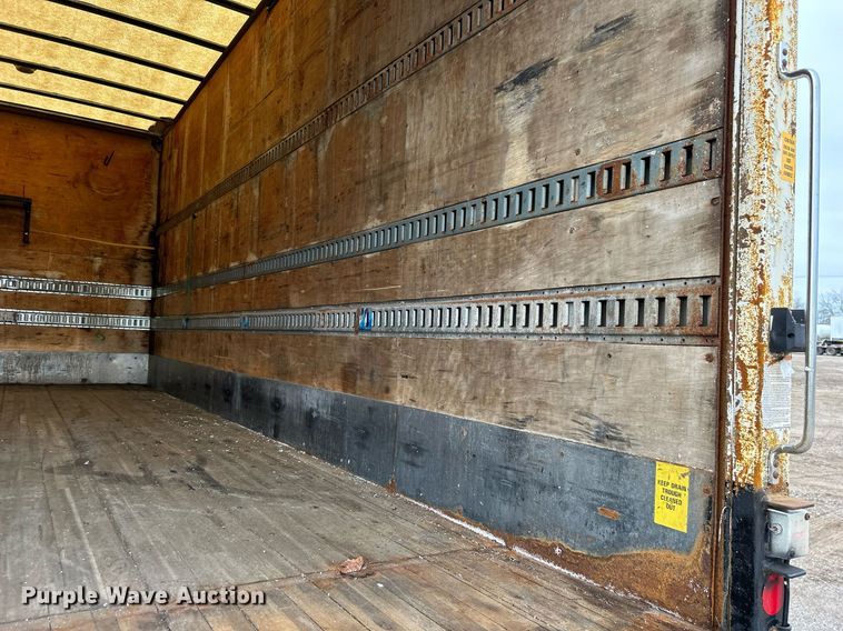 image for item EG1184 2008 Peterbilt  335 box truck