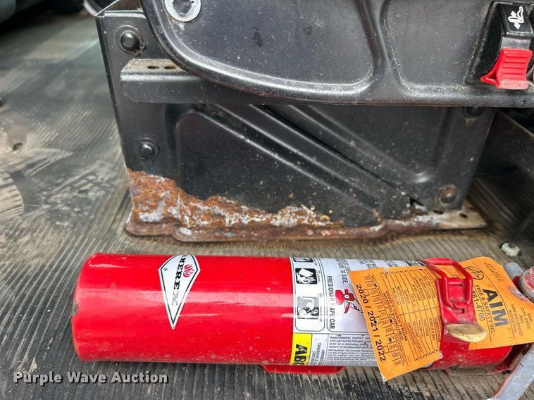 image for item EG1184 2008 Peterbilt  335 box truck