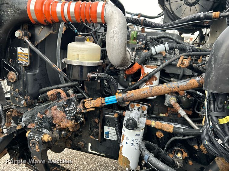 image for item EG1184 2008 Peterbilt  335 box truck