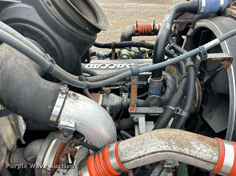 image for item EG1184 2008 Peterbilt  335 box truck