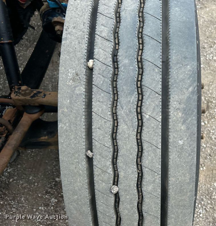 image for item EG1184 2008 Peterbilt  335 box truck