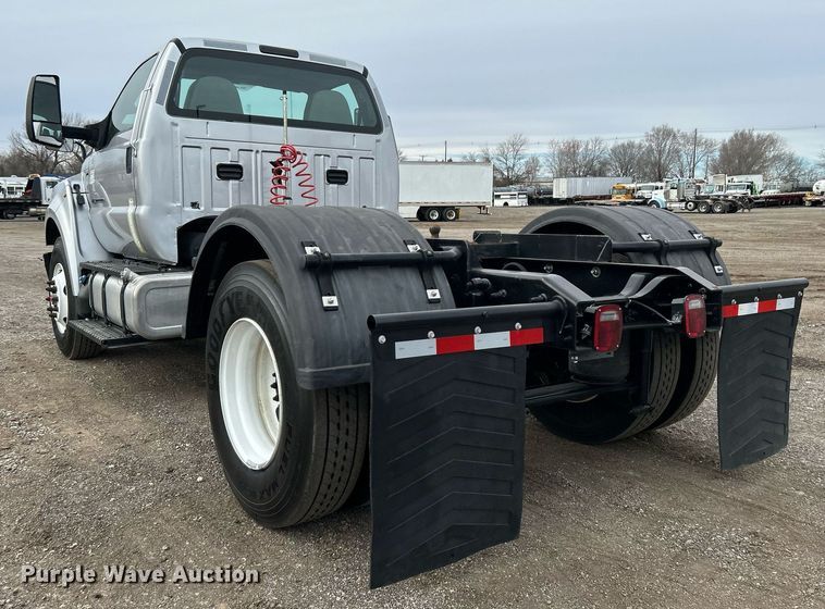 image for item EG1188 2022 Ford F650 Super Duty truck cab and chassis