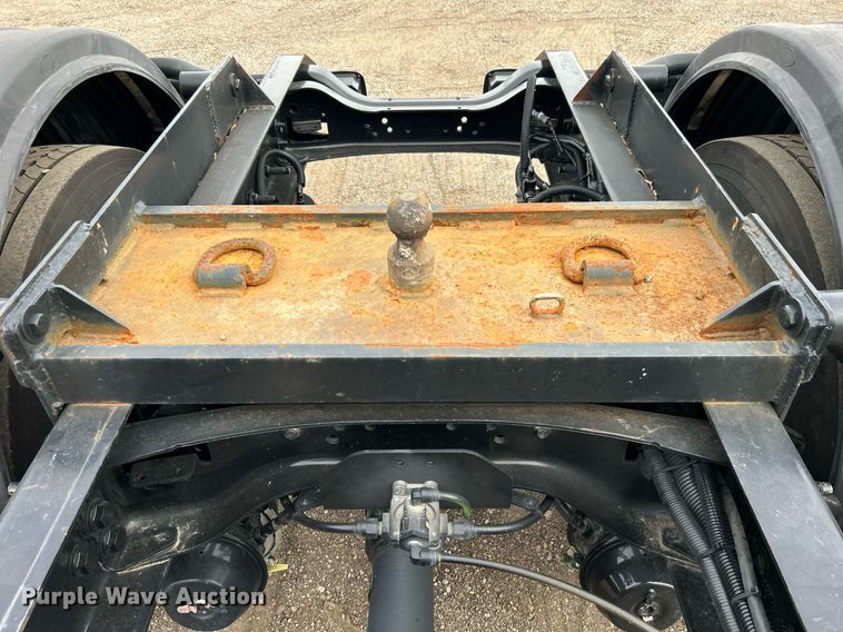 image for item EG1188 2022 Ford F650 Super Duty truck cab and chassis