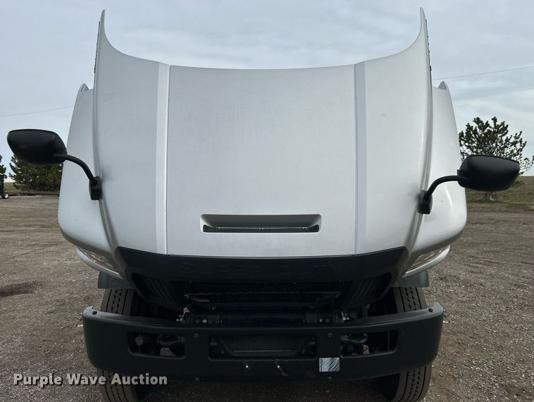 image for item EG1188 2022 Ford F650 Super Duty truck cab and chassis