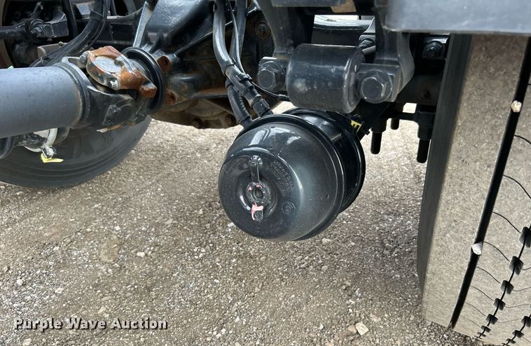 image for item EG1188 2022 Ford F650 Super Duty truck cab and chassis