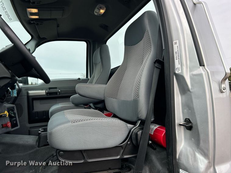 image for item EG1188 2022 Ford F650 Super Duty truck cab and chassis